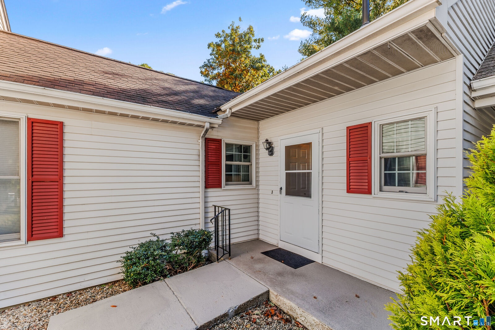 Property Photo:  431 Millstream Drive 431  CT 06066 