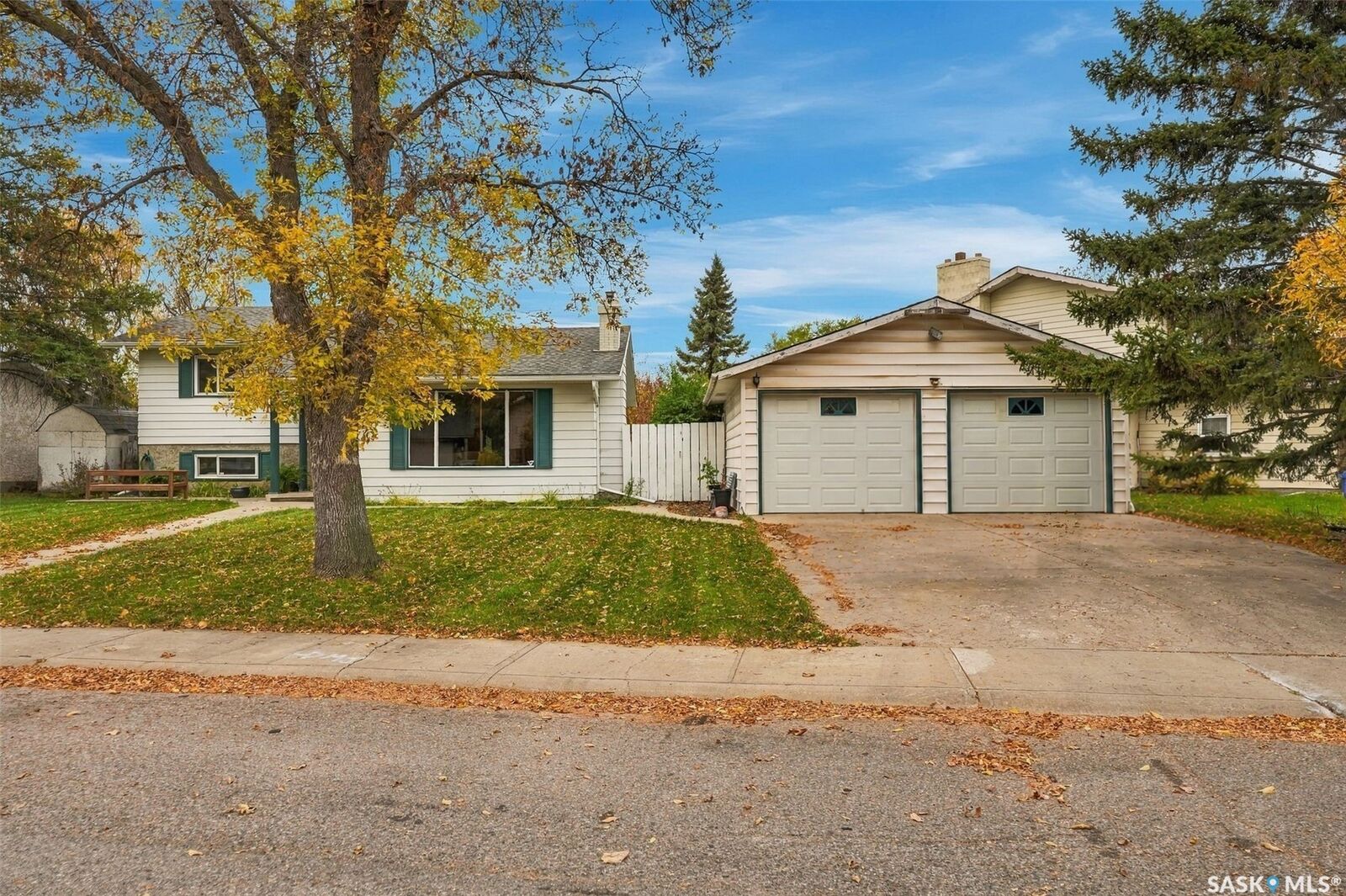 Property Photo:  59 Button Bay  SK S4T 7E2 