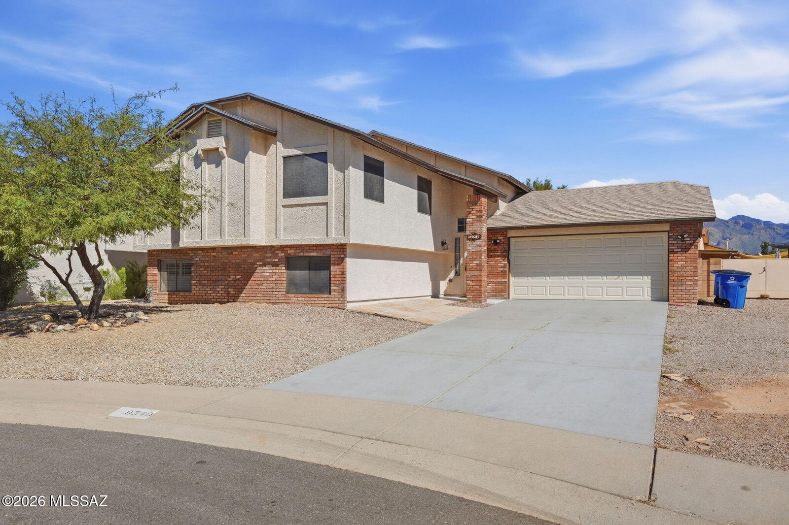 Property Photo: 9340 N Denise Ann Place AZ 85742
