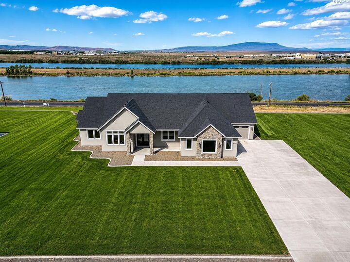 Property Photo: 161 Riviera Drive WA 99301