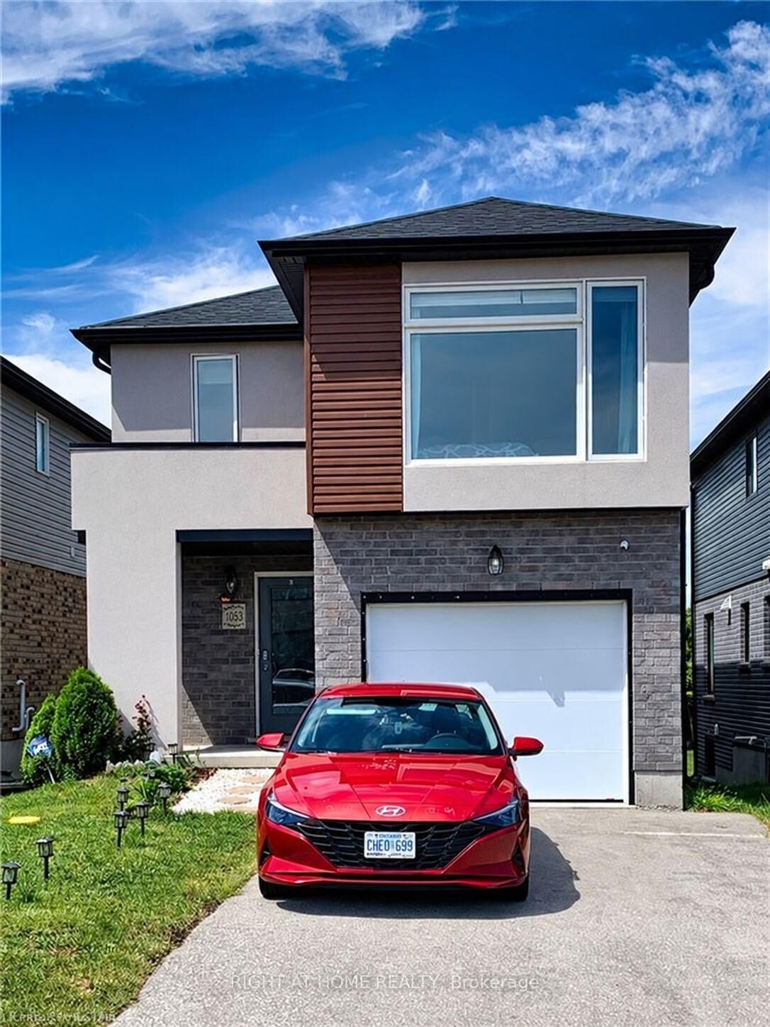 Property Photo: 1855 Foxridge Crescent ON N6G 0L7