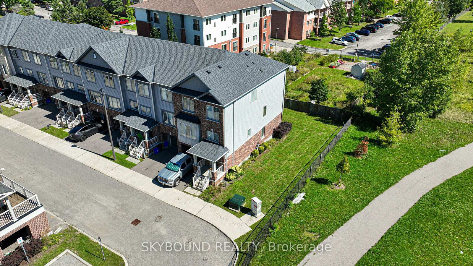 Property Photo:  395 Linden Drive 8  ON N3H 0C8 
