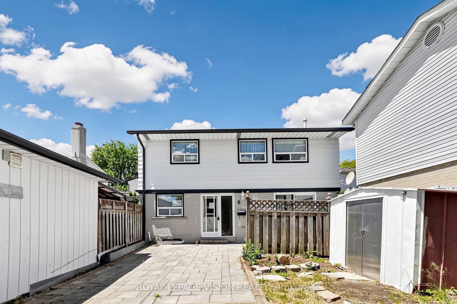 Property Photo:  6 Hector Court  ON L6S 1P1 