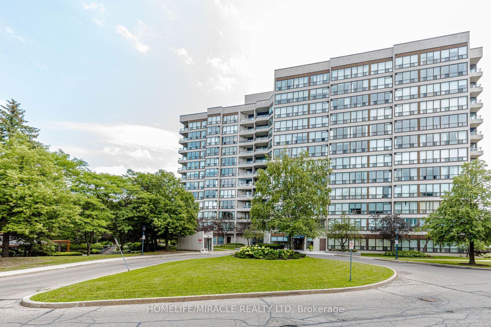 Property Photo:  12 Laurelcrest Street 804  ON L6S 5Y4 