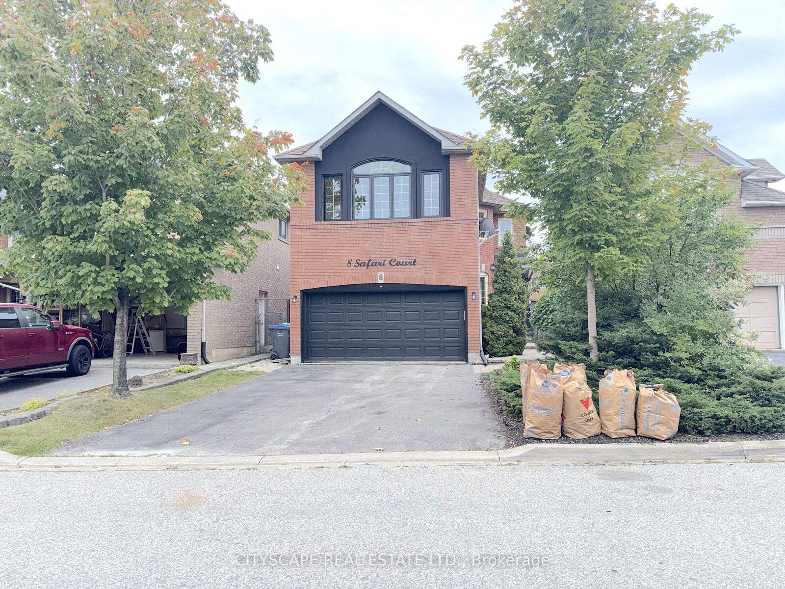 Property Photo:  8 Safari Court  ON L7A 1G8 