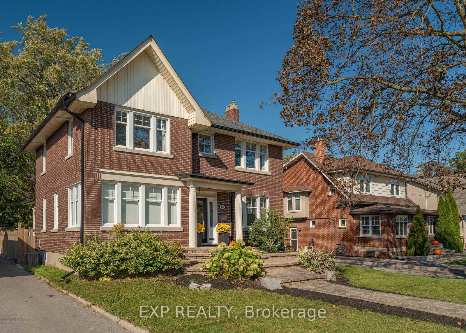 Property Photo:  308 King Street E  ON L1H 1C8 