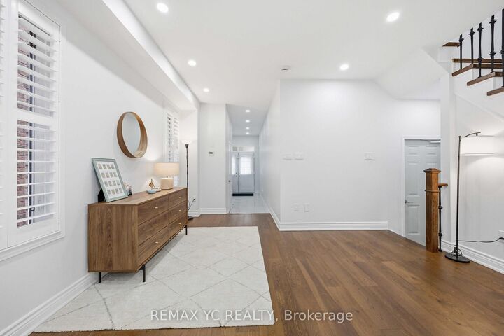 Property Photo:  140 Laramie Crescent R1  ON L6A 0R1 
