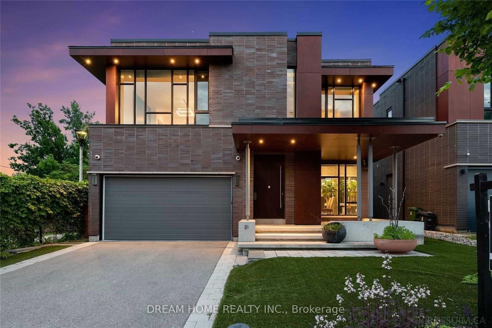Property Photo:  21 Valliere Place  ON M2K 0C9 