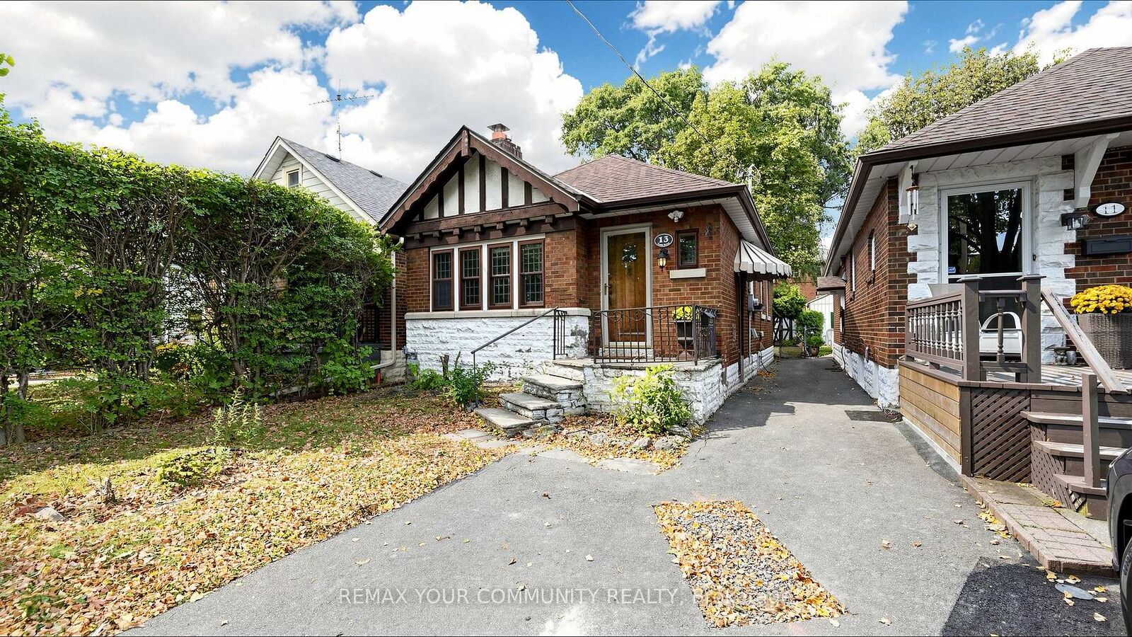 Property Photo:  13 Tenth Street  ON M8V 3E7 