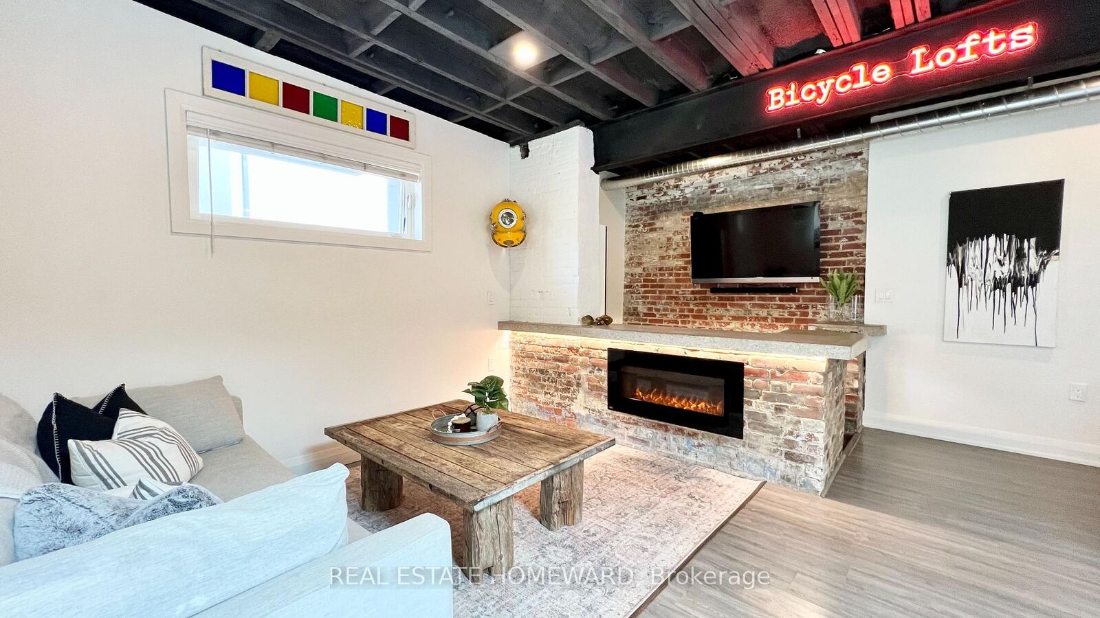 Property Photo:  1233 Dundas Street E  ON M4M 1S4 