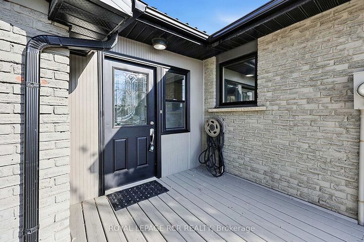 Property Photo:  177 King Street S  ON L9R 0A9 