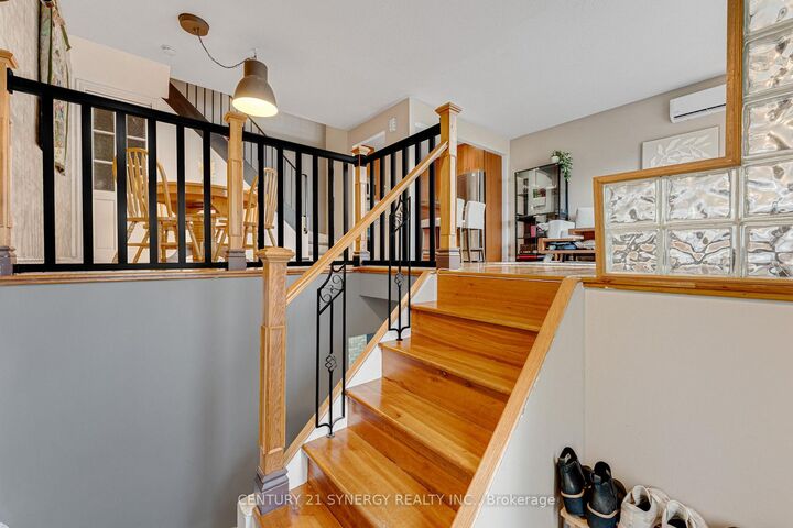 Property Photo:  19 A Banner Road  ON K2H 8T3 