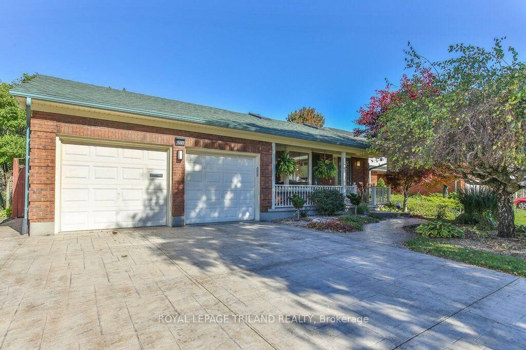 Property Photo:  1221 Glenora Drive  ON N5X 2P6 