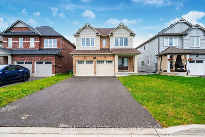 Property Photo:  157 Tumblewood Centre  ON L3B 0J3 