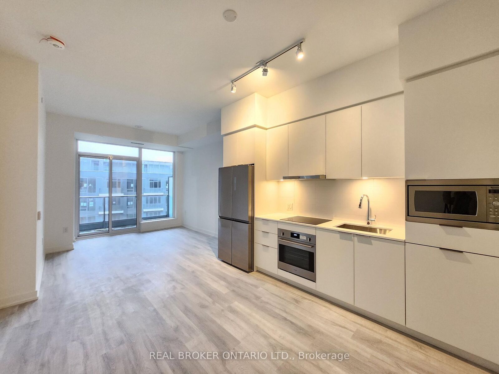Property Photo:  7 Golden Lion Heights N625  ON M2M 4E7 