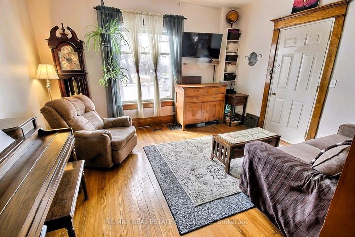 Property Photo:  223 Water Street N Street  ON N1R 3B9 