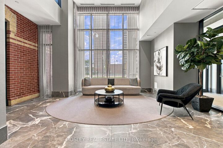 Property Photo:  286 Main Street 502  ON M4C 0B3 