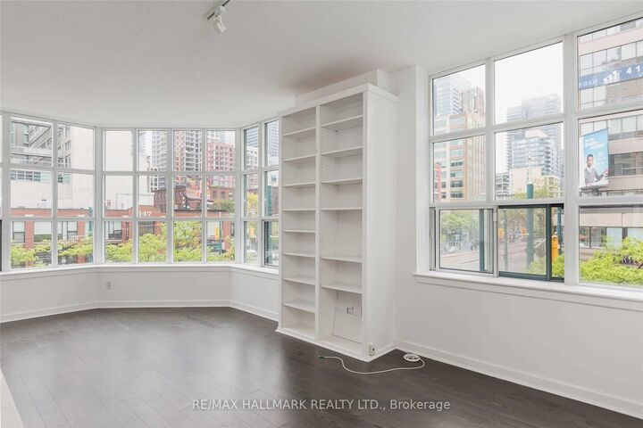 Property Photo:  438 Richmond Street W 215  ON M5V 3S6 