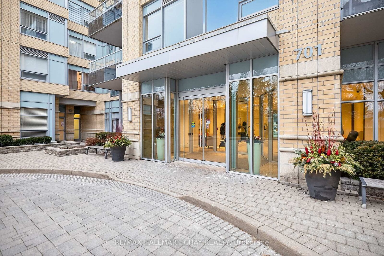 Property Photo:  701 Sheppard Avenue W 108  ON M3H 2S7 