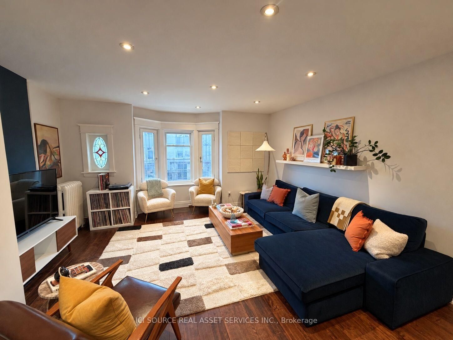 Property Photo:  399 Roncesvalles Avenue 1 (2nd Floor)  ON M6R 2N1 