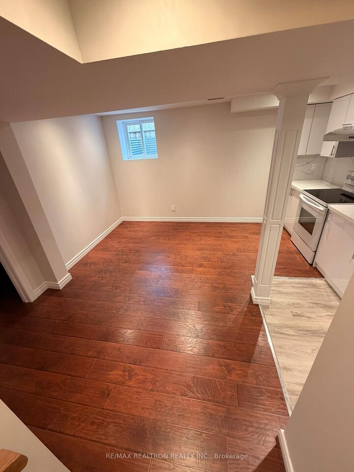 Property Photo:  105 Chatfield Drive  ON L1T 2J2 