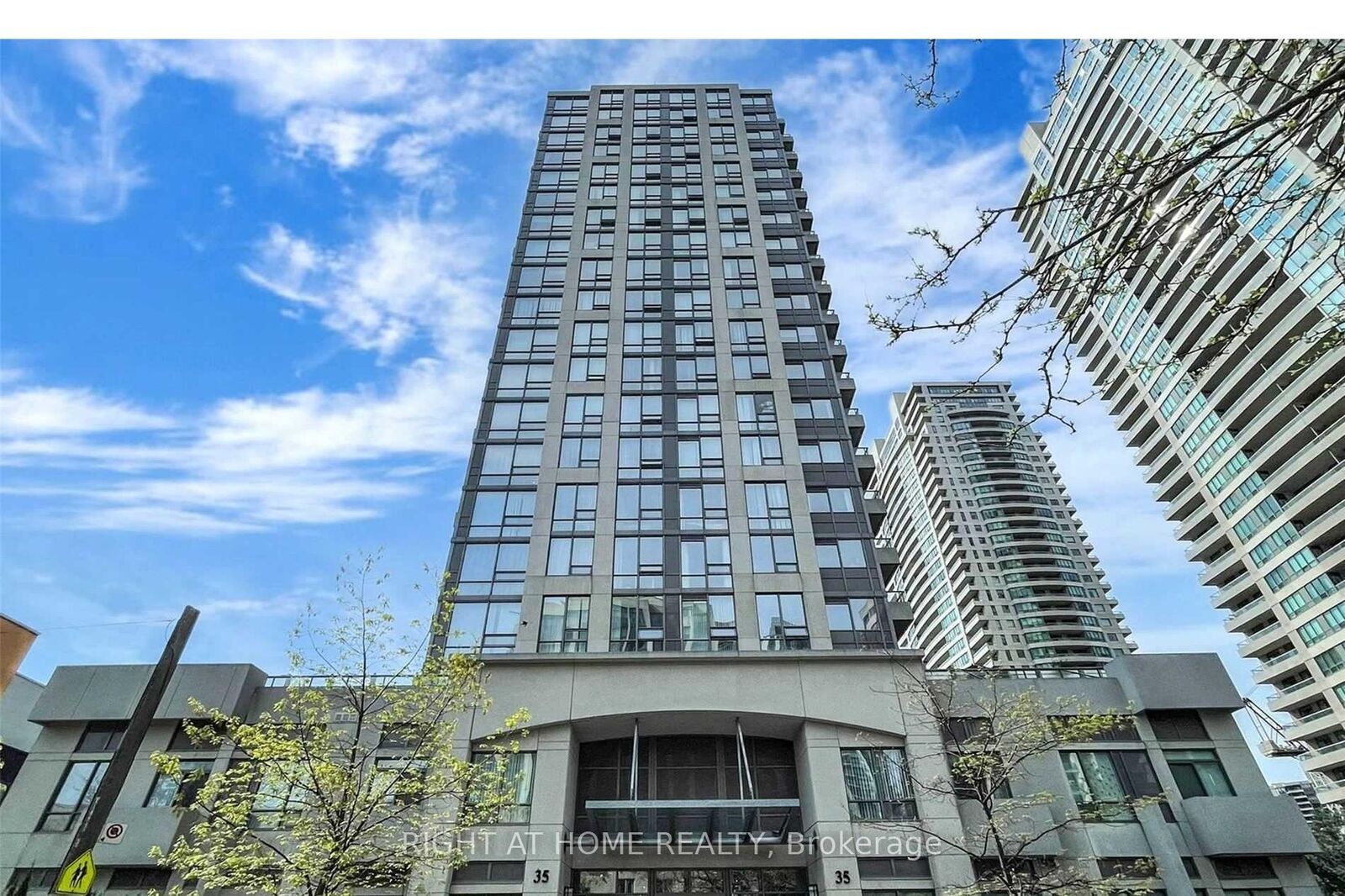 Property Photo:  35 Hollywood Avenue 817  ON M2N 0A9 