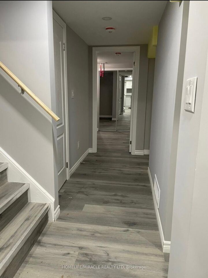 Property Photo:  23 Jay Court Bsmt  ON N2E 1P7 