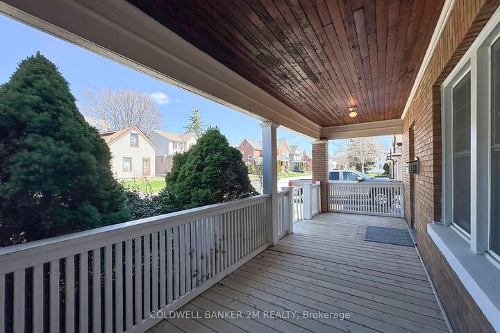 Photo de la propriété:  49 Brock Street E  ON L1G 1R8 