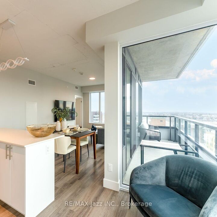 Property Photo:  80 Bond Street E 1508  ON L1G 0E6 