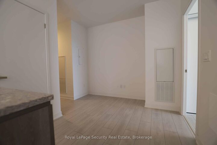 Property Photo:  31 Tippett Road 645  ON M6H 0C8 