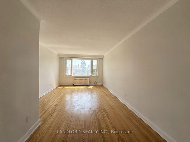 Property Photo:  82 Lanark Avenue 2nd Fl  ON M6E 2G4 