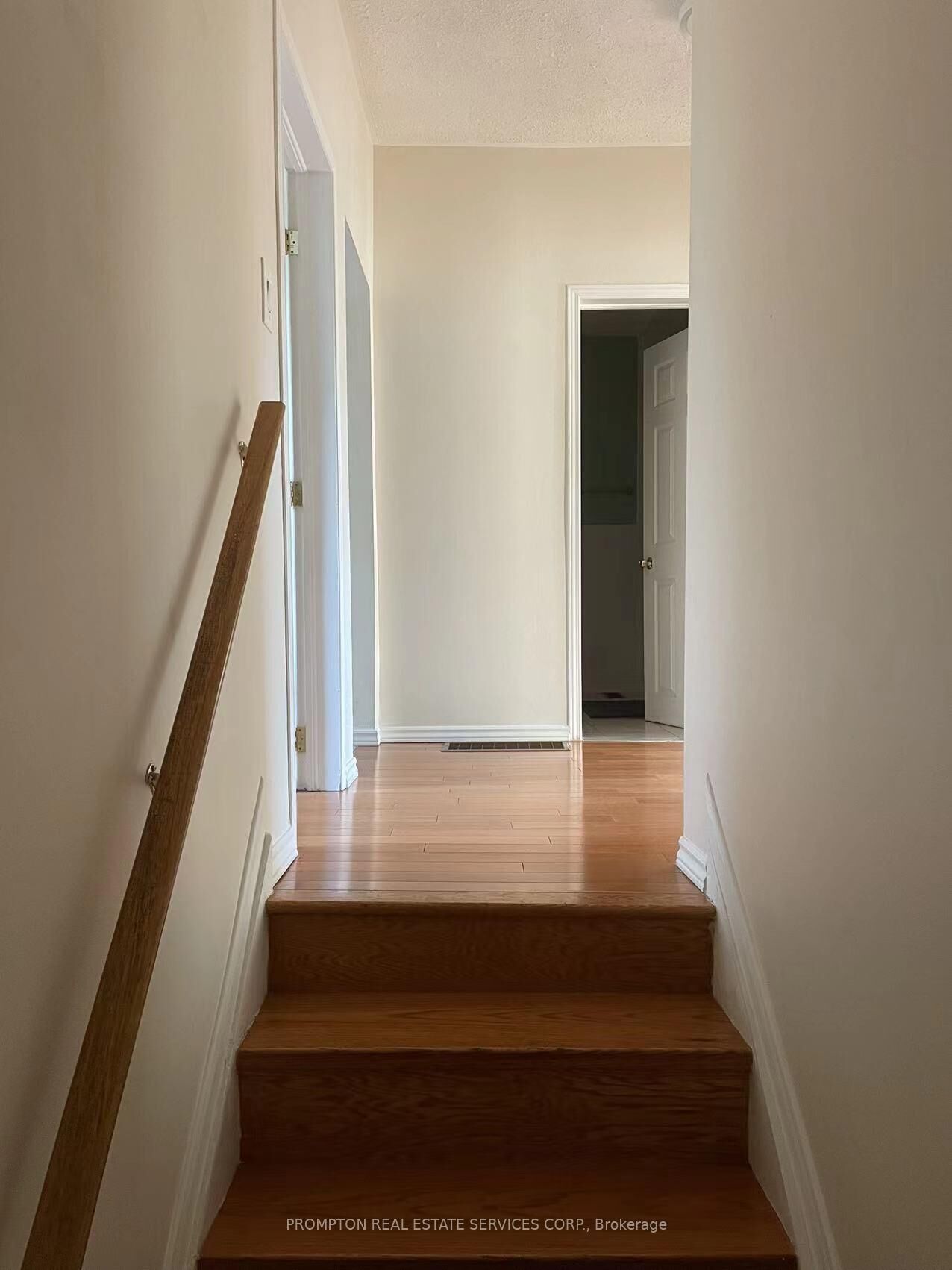 Property Photo:  763 Dundas Street W  ON M6J 1T9 