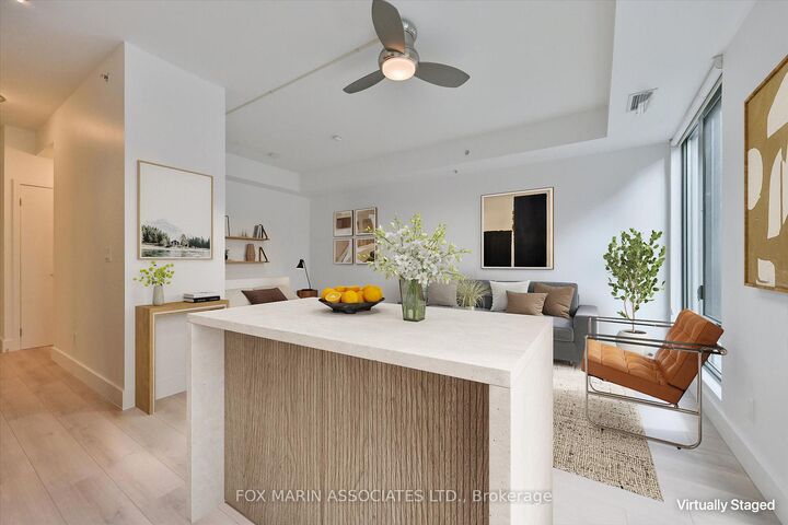 Property Photo:  32 Camden Street 301  ON M5V 0G4 