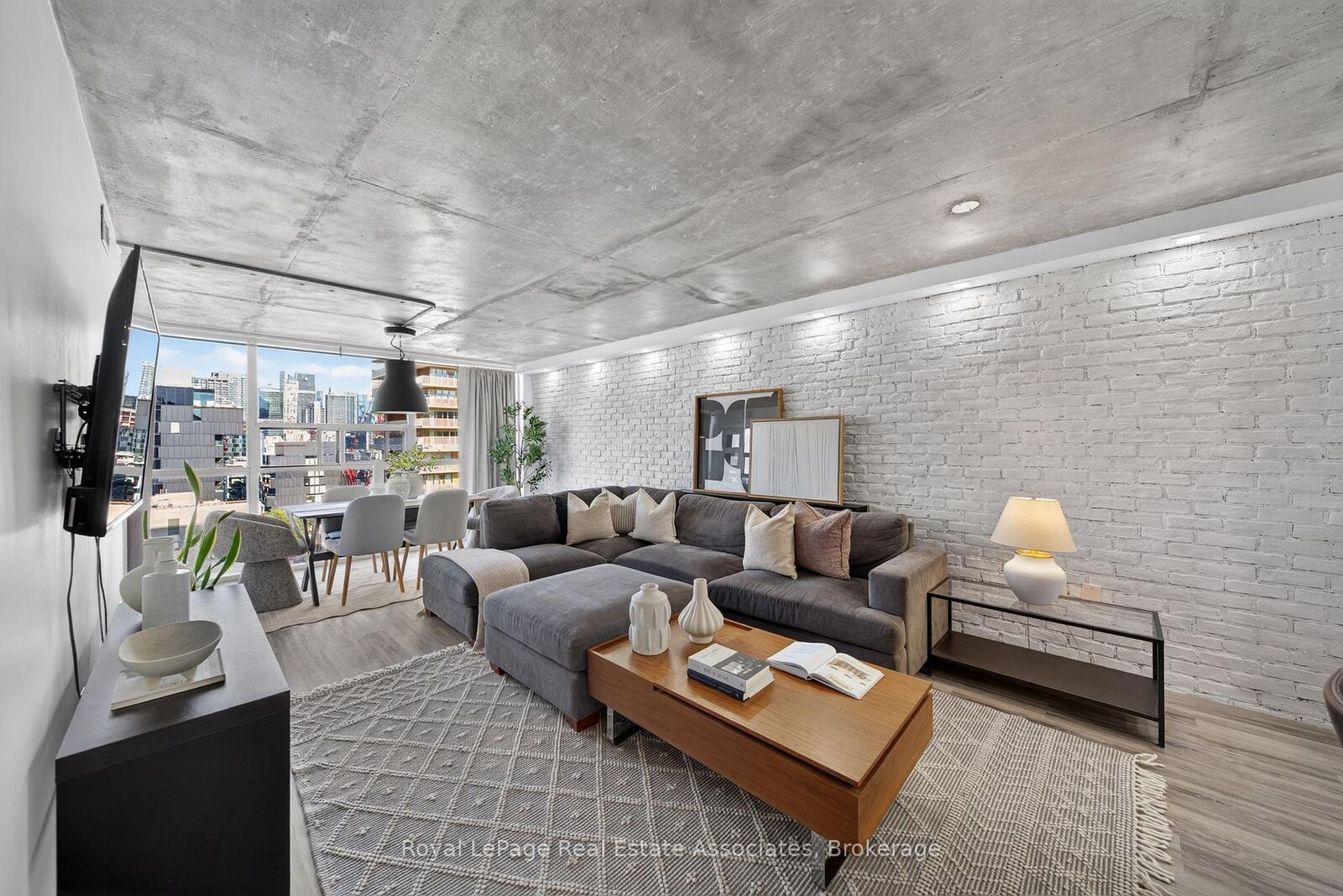 Property Photo:  705 King Street W 1603  ON M5V 2W8 