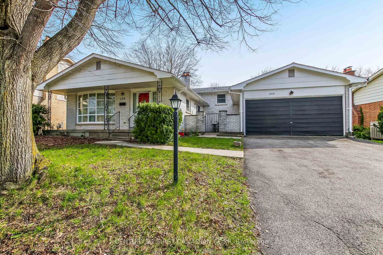 Property Photo:  698 Chiddington Avenue  ON N6C 2W8 
