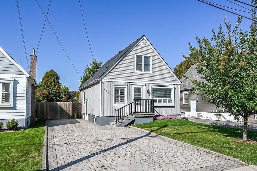 Property Photo:  202 East 26th Street  ON L8V 3C8 