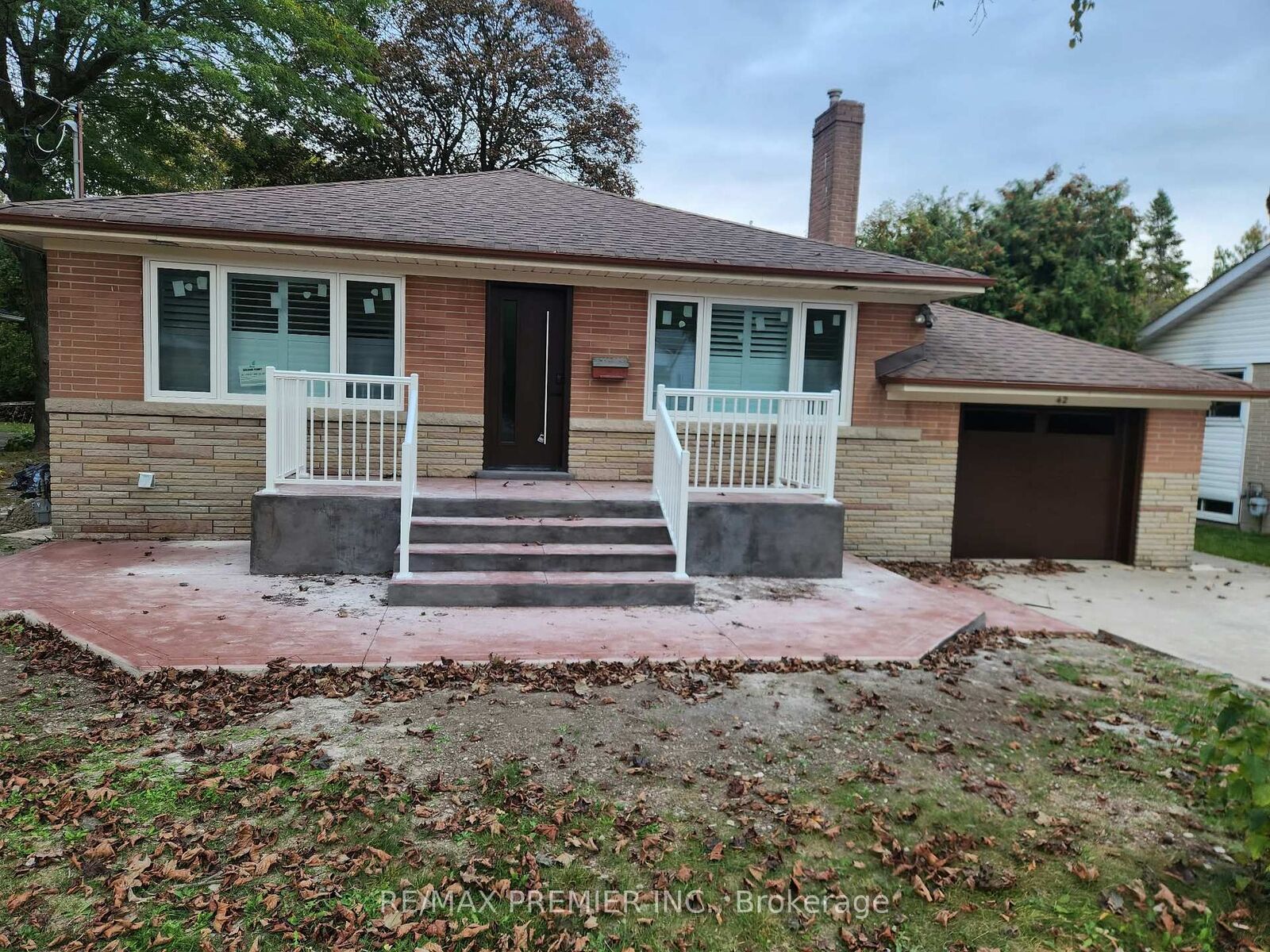 Property Photo:  42 Rougecrest Drive Main  ON L3P 3B6 