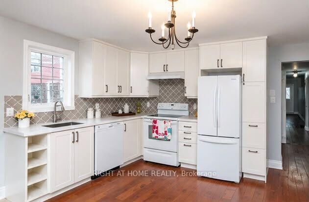 Property Photo:  14 Thornton Avenue Main Floor  ON M6E 2E2 