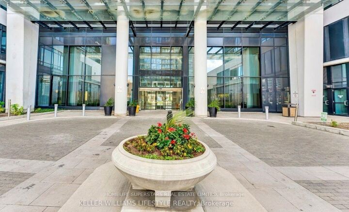 Property Photo:  75 Eglinton Avenue W 901  ON L5R 0E4 