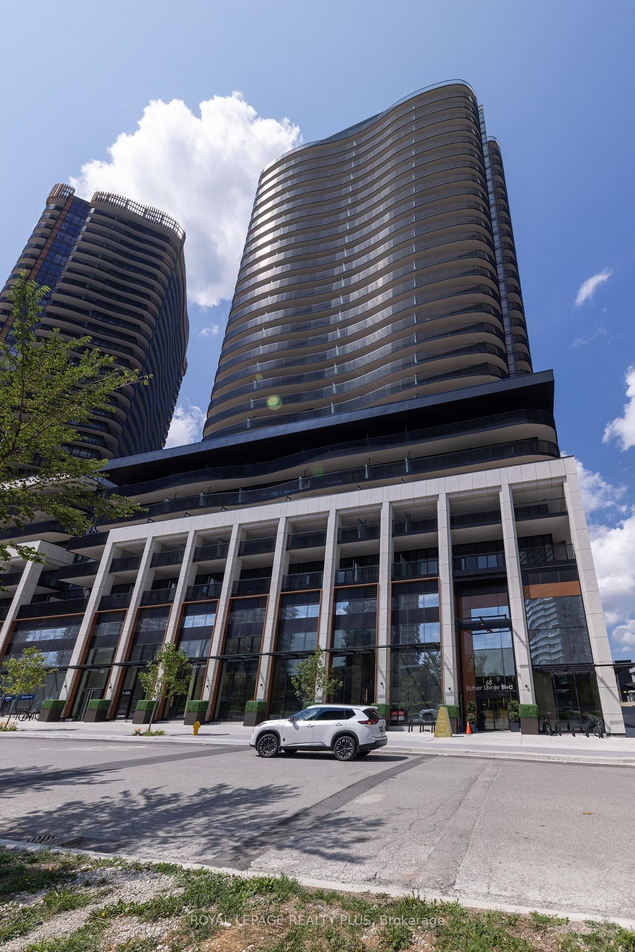 Property Photo: 68 Esther Shiner Boulevard 662 ON M2K 0J6