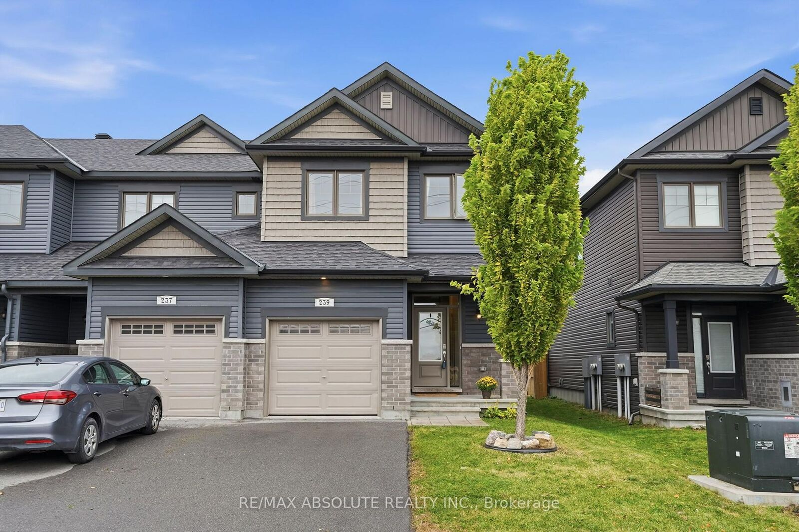 Property Photo:  239 Tim Sheehan Place  ON K2V 0N1 
