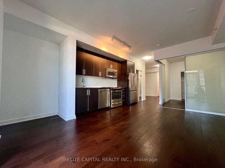 Property Photo:  2212 Lake Shore Boulevard W 512  ON M8V 0C2 