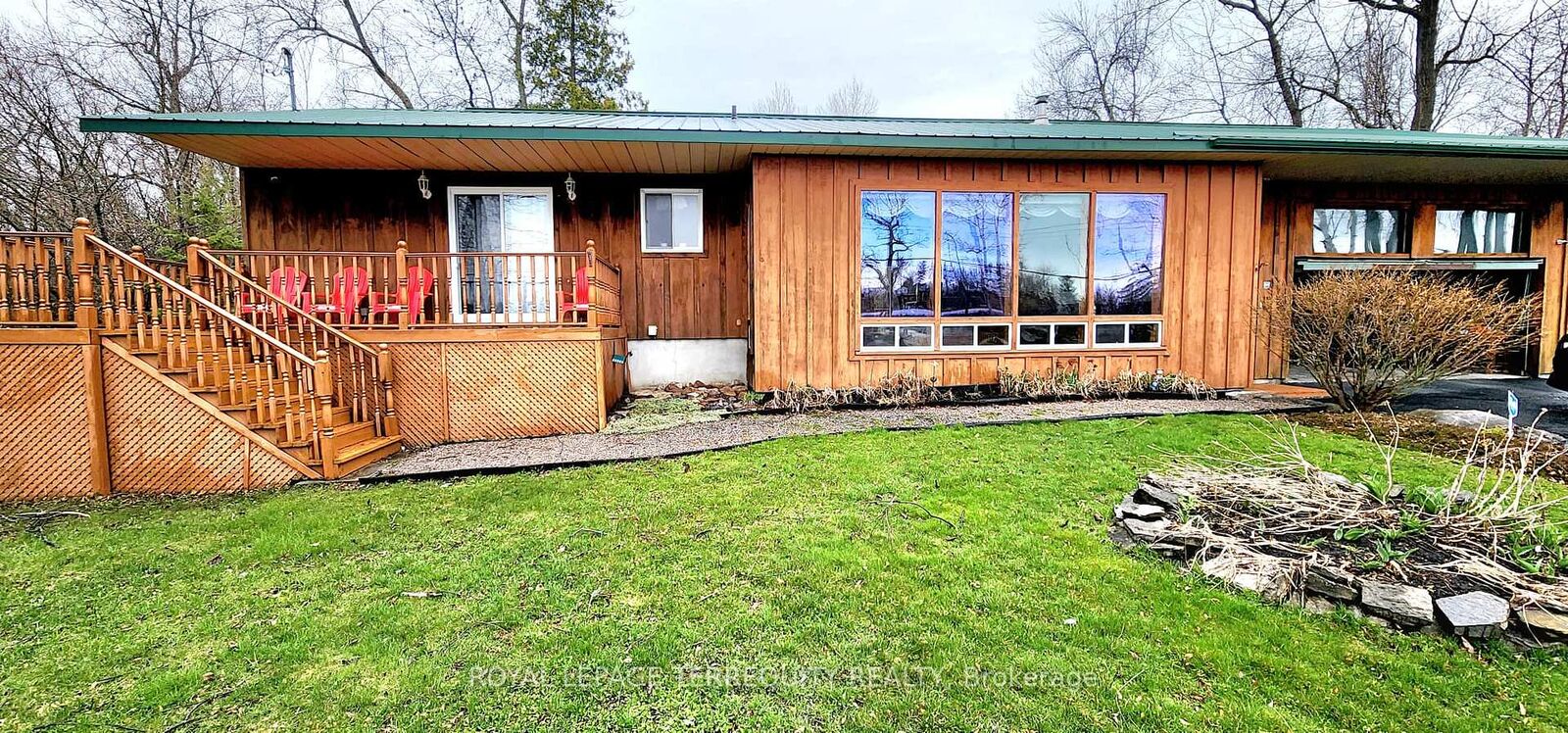 Property Photo:  117 Front Street W  ON K0M 1A0 