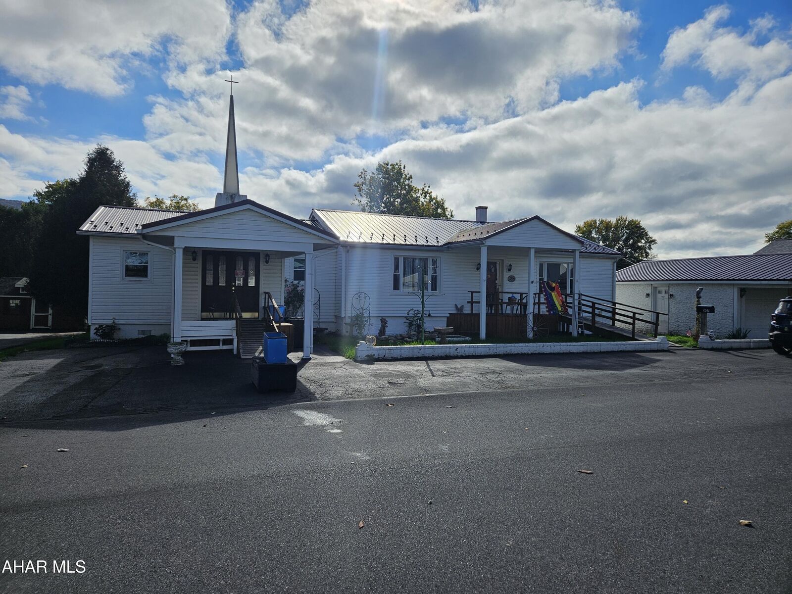 Property Photo: 907-909 N 3rd Street PA 16617