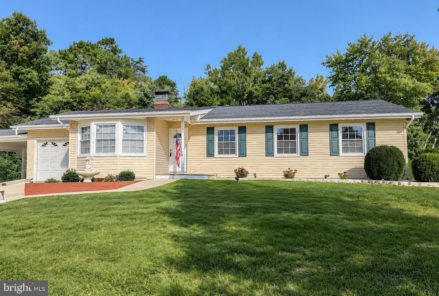 Property Photo: 22712 Parkview Drive MD 20619