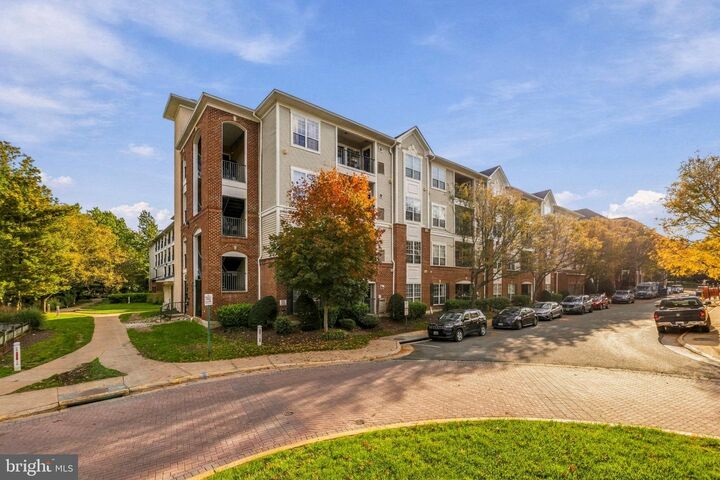 Property Photo:  4860 Eisenhower Avenue 489  VA 22304 
