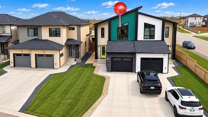 Property Photo:  190 Clarkleigh Crescent  MB R2V 5E3 