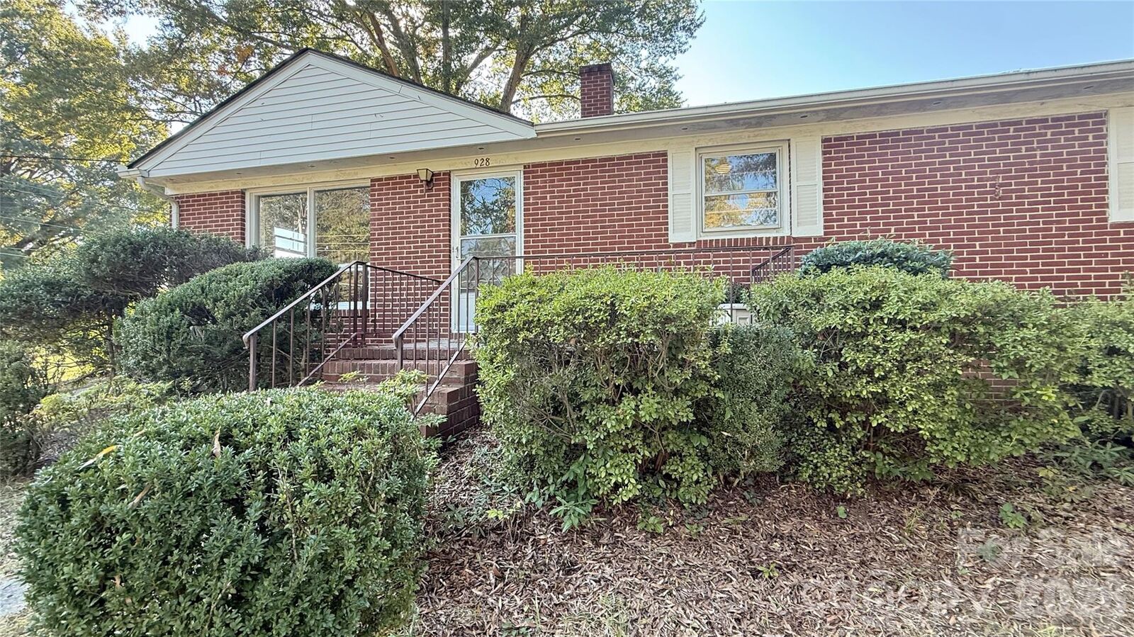 Property Photo: 928 Beaumont Avenue NC 27401