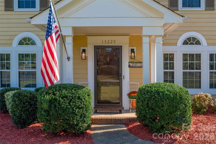 Property Photo:  15229 Dartford Lane  NC 28227 