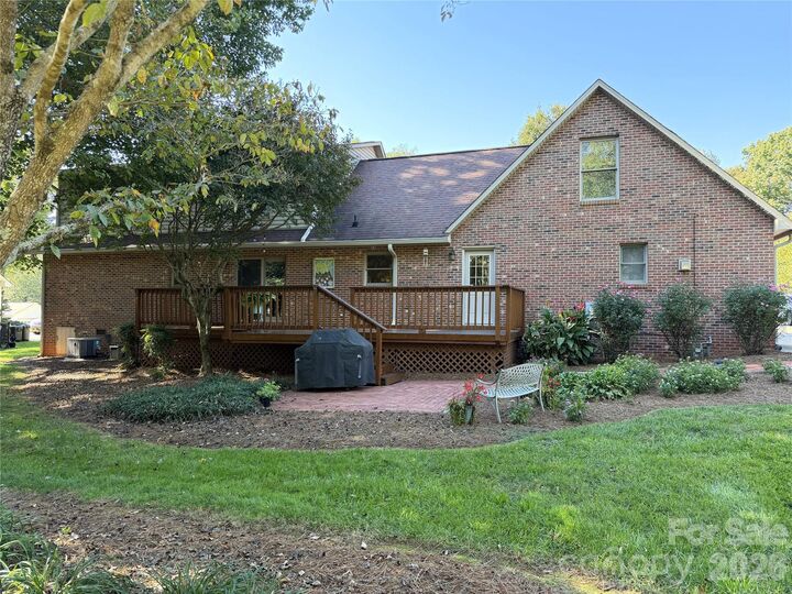 Property Photo: 990 Royal Drive NC 28092